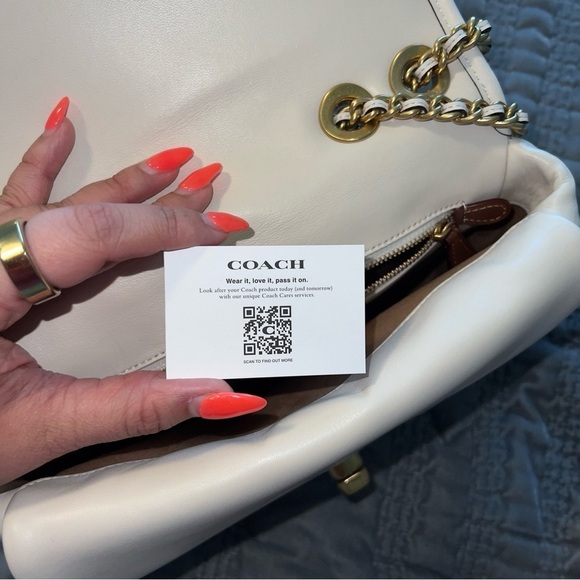 SOLD ❌ COACH MADISON SHOULDER BAG WITH QUILTING - Picture 7 of 10